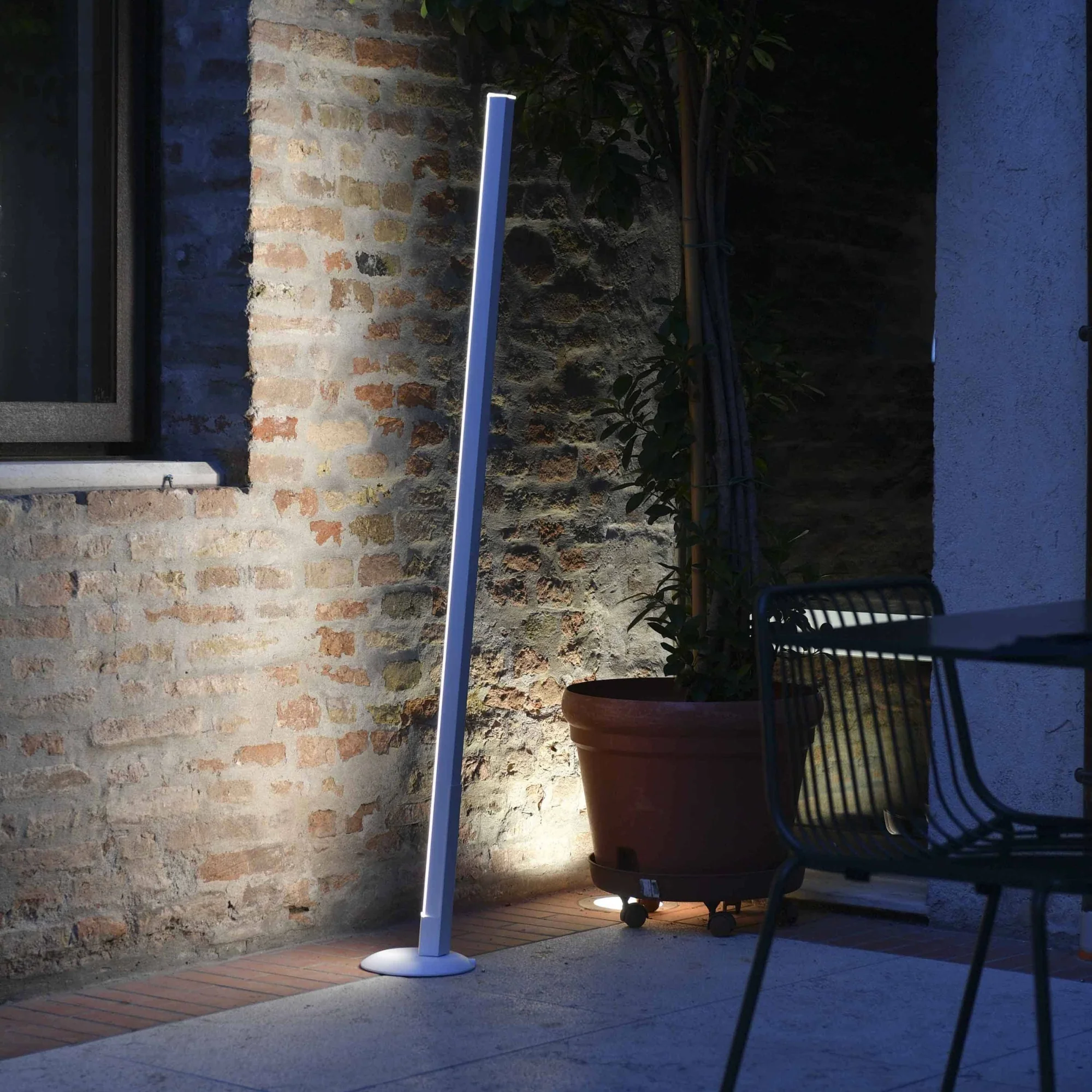Pencil Light Module with Docking Station - Image 2