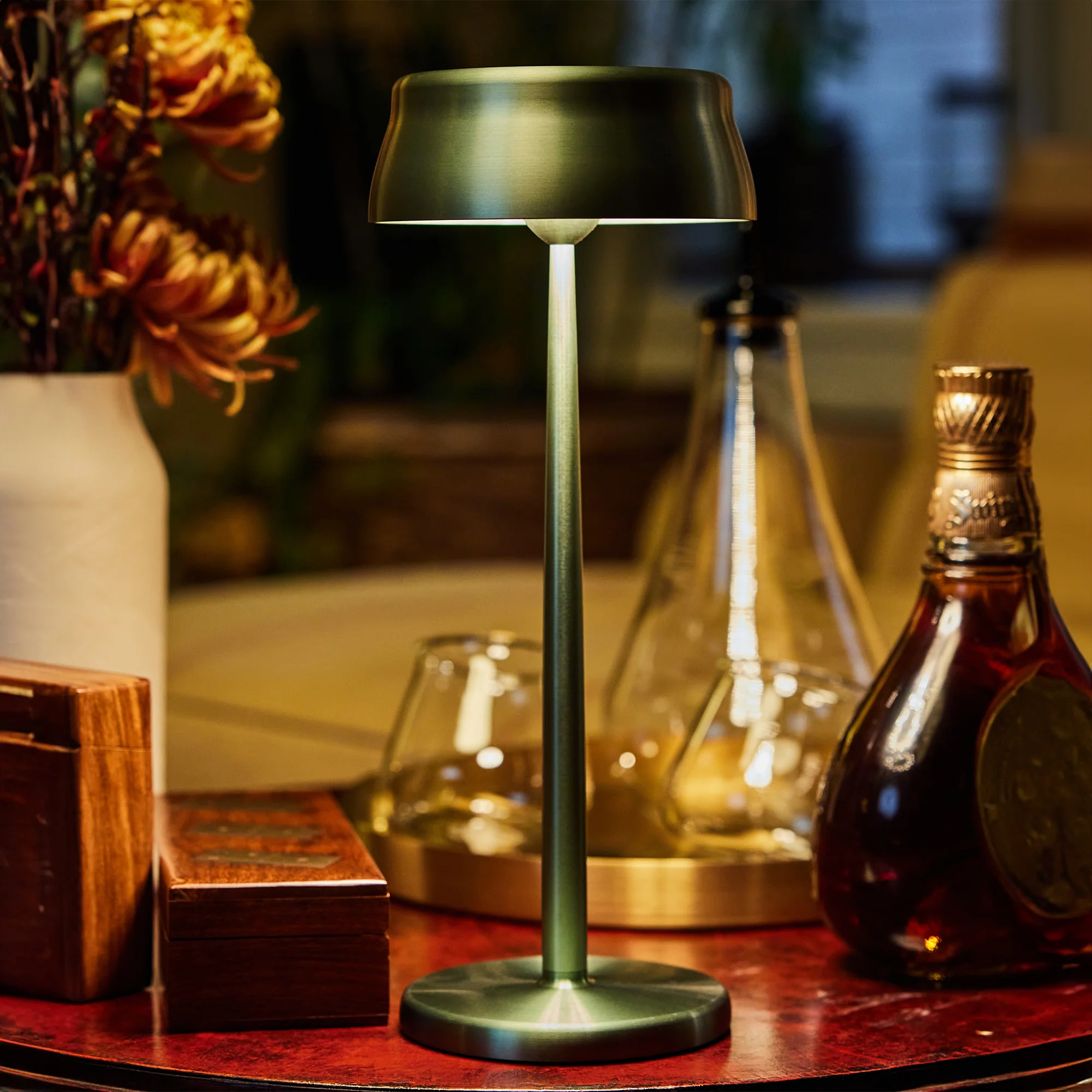 Sister Light Wi-Fi Table Lamp - Image 15
